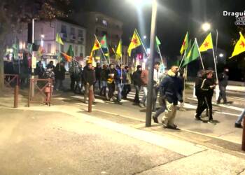 AVRUPA KENTLERİ ROJAVA İÇİN ALANLARA ÇIKTI